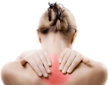 Αυχενικό σύνδρομο: Ποιες κινήσεις το επιδεινώνουν